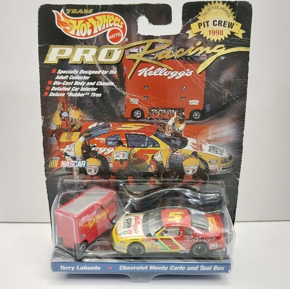 Terry Labonte #5 Hot Wheels Pro Racing Kelloggs Monte Carlo & Tool Box  #N045 - Picture 1 of 3